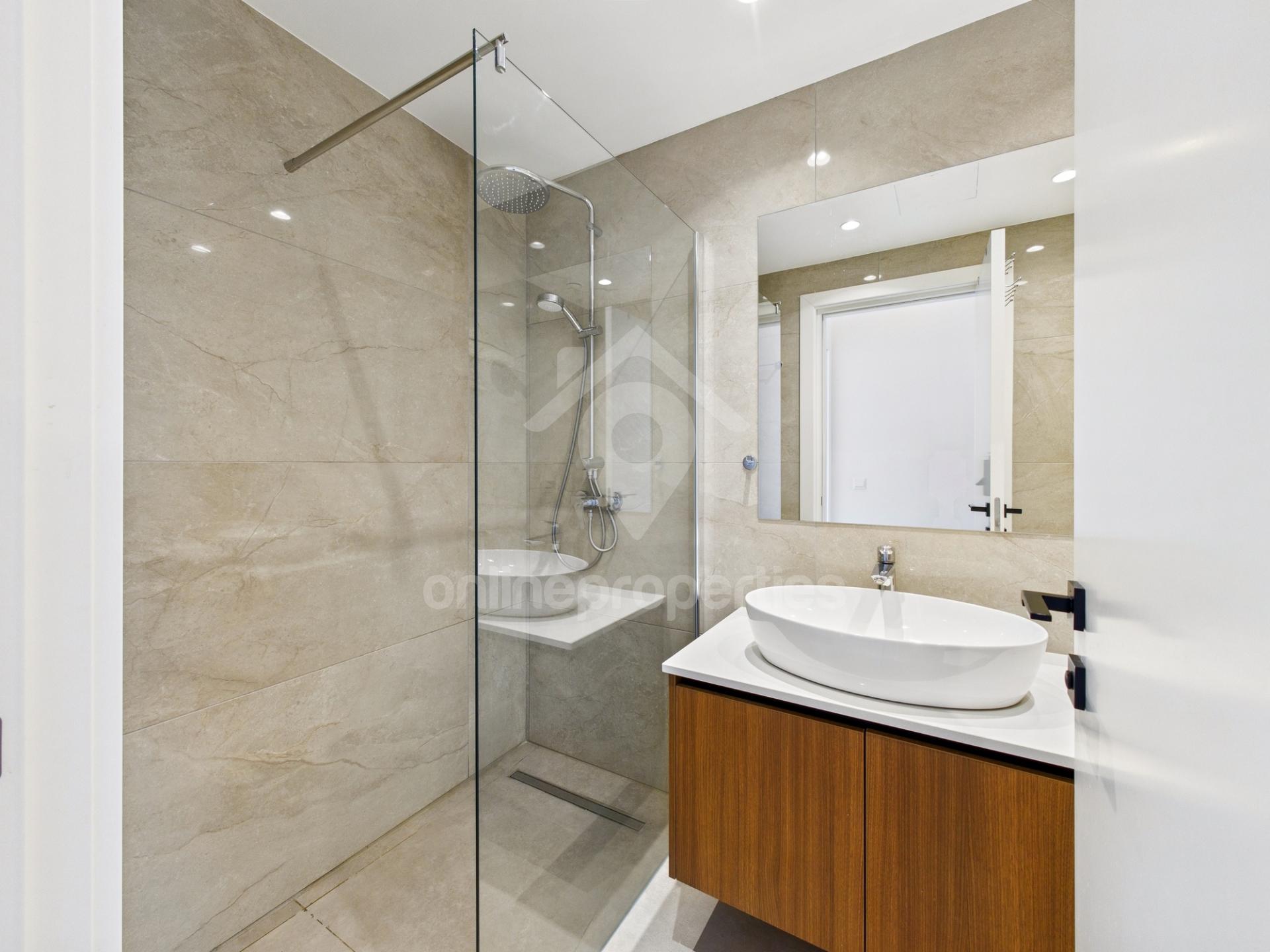 To change image, hover mouse over thumbnails below