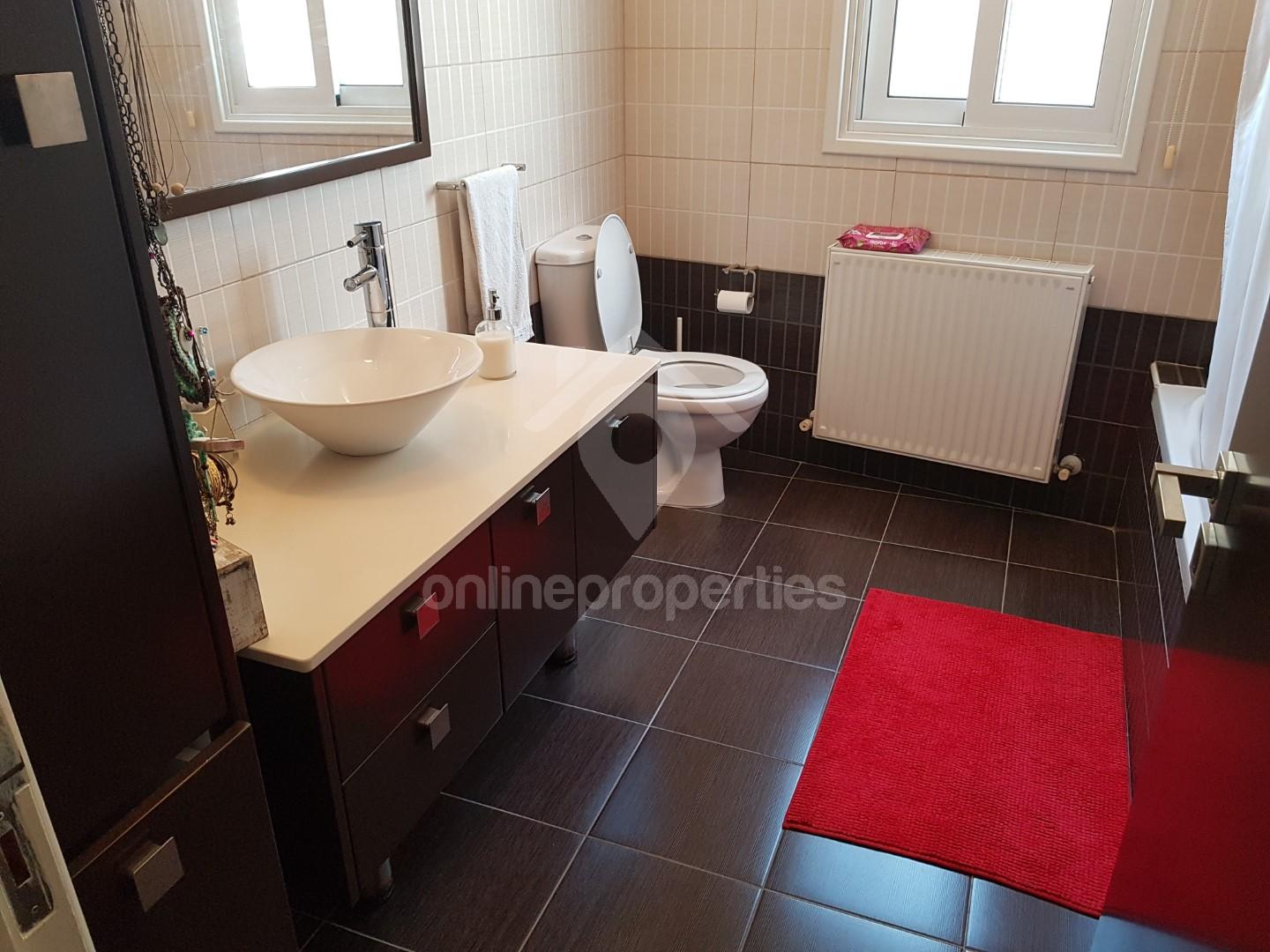 To change image, hover mouse over thumbnails below