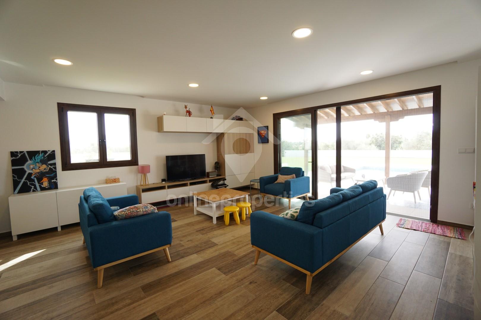 To change image, hover mouse over thumbnails below