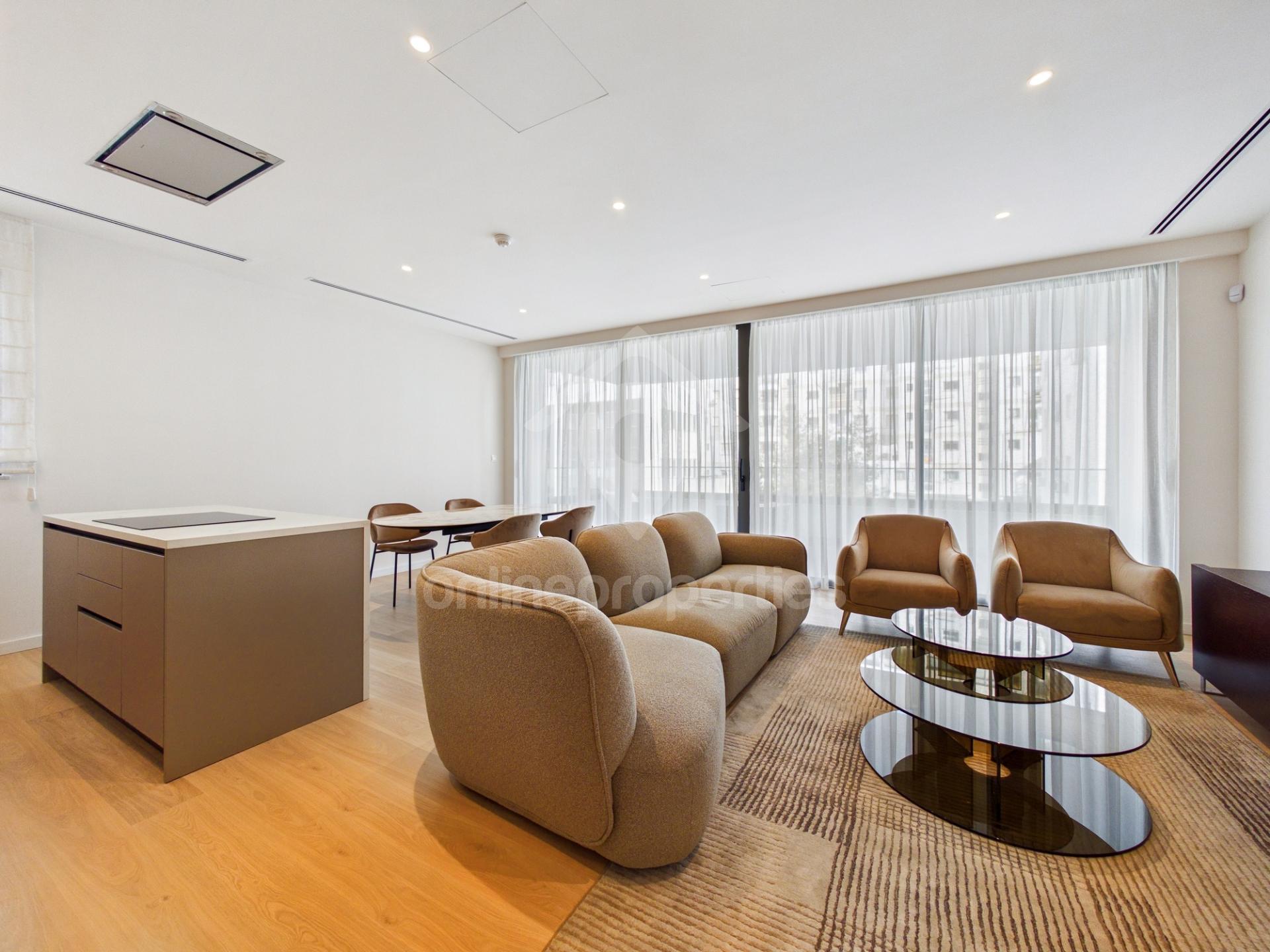 To change image, hover mouse over thumbnails below