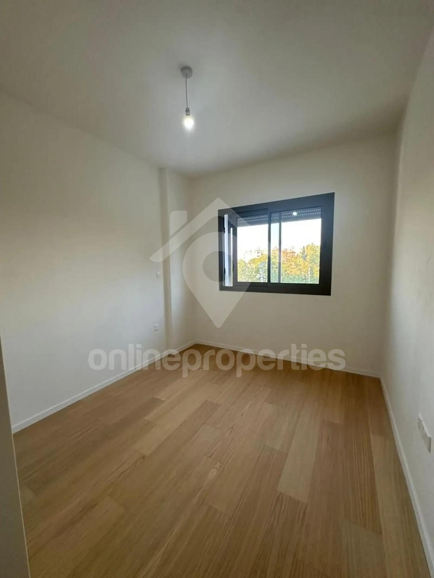 To change image, hover mouse over thumbnails below