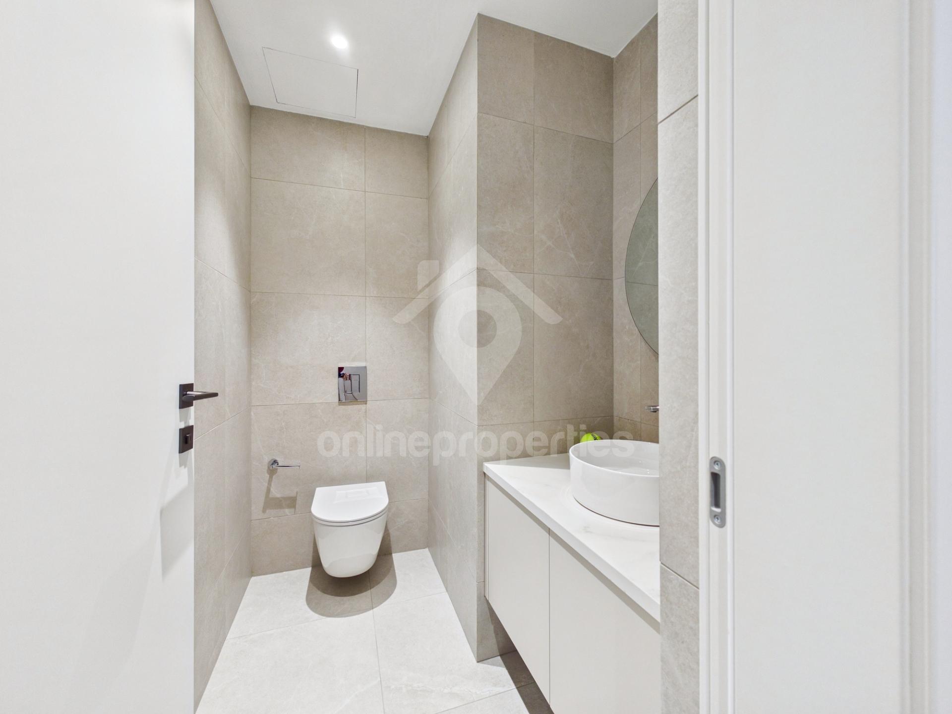 To change image, hover mouse over thumbnails below