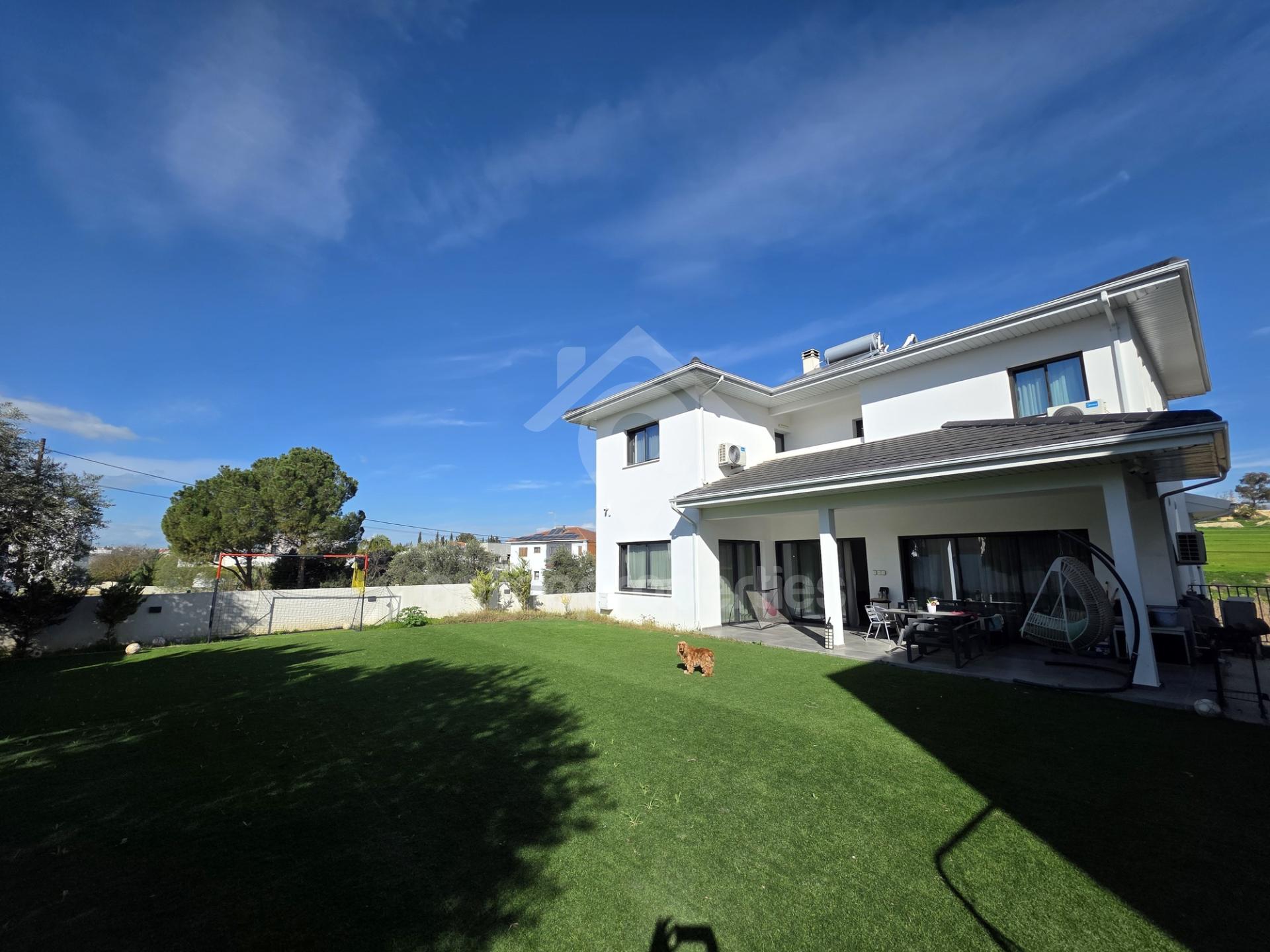 To change image, hover mouse over thumbnails below