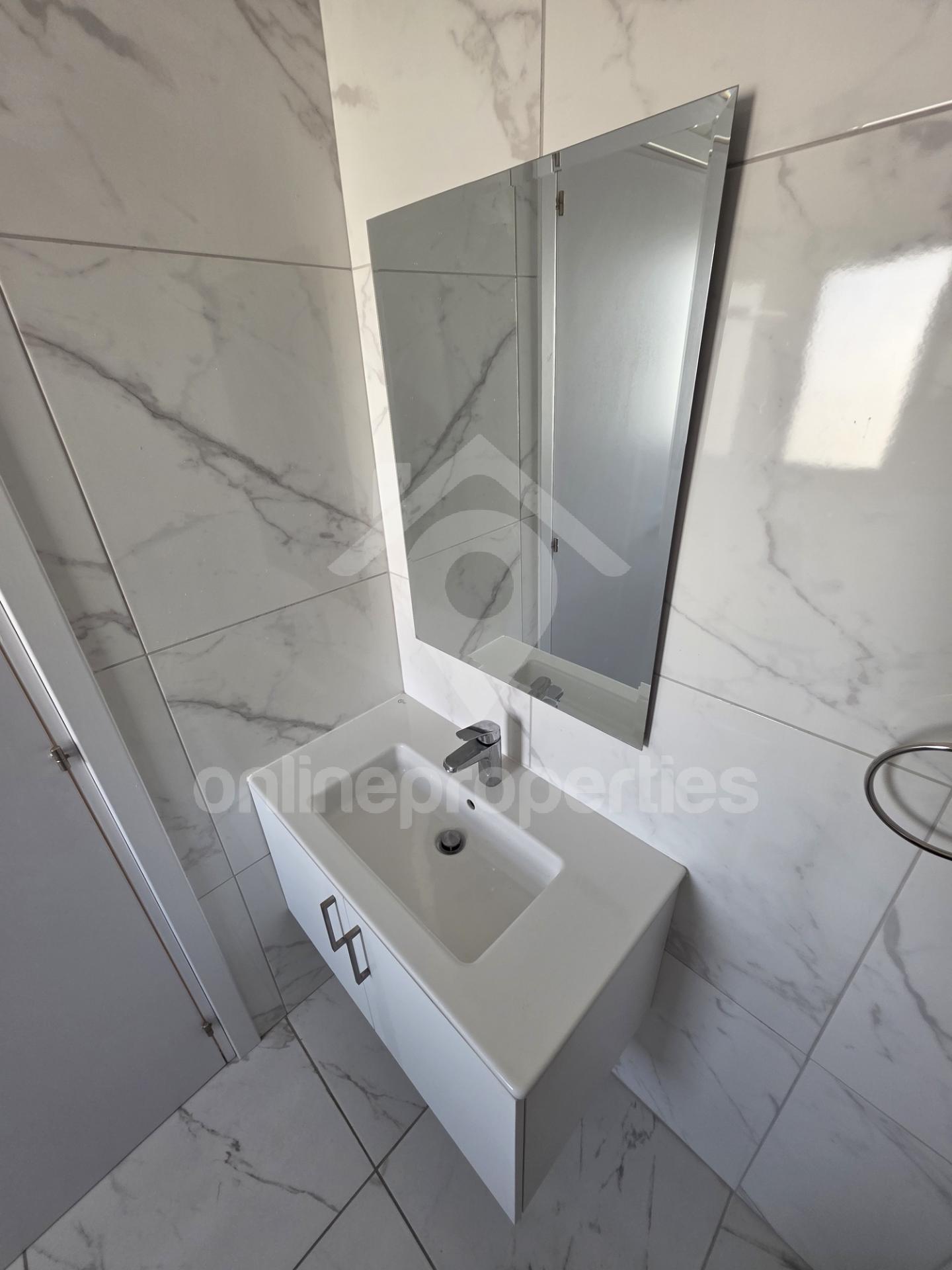 To change image, hover mouse over thumbnails below