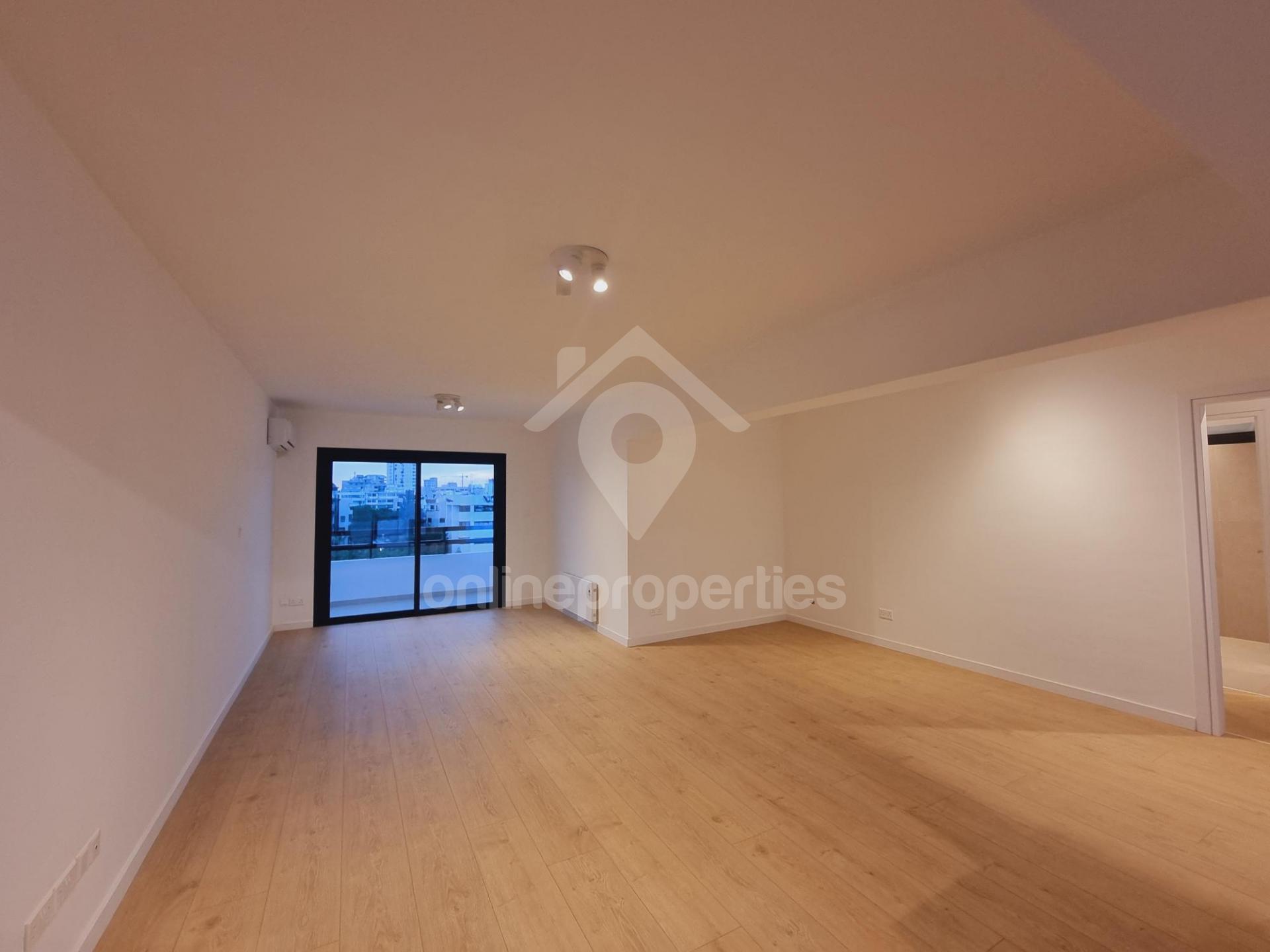 To change image, hover mouse over thumbnails below