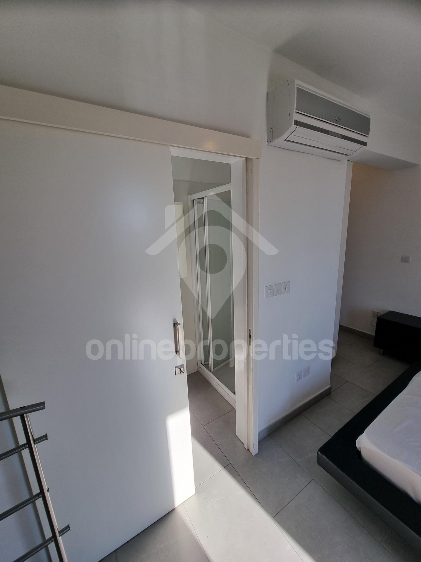 To change image, hover mouse over thumbnails below