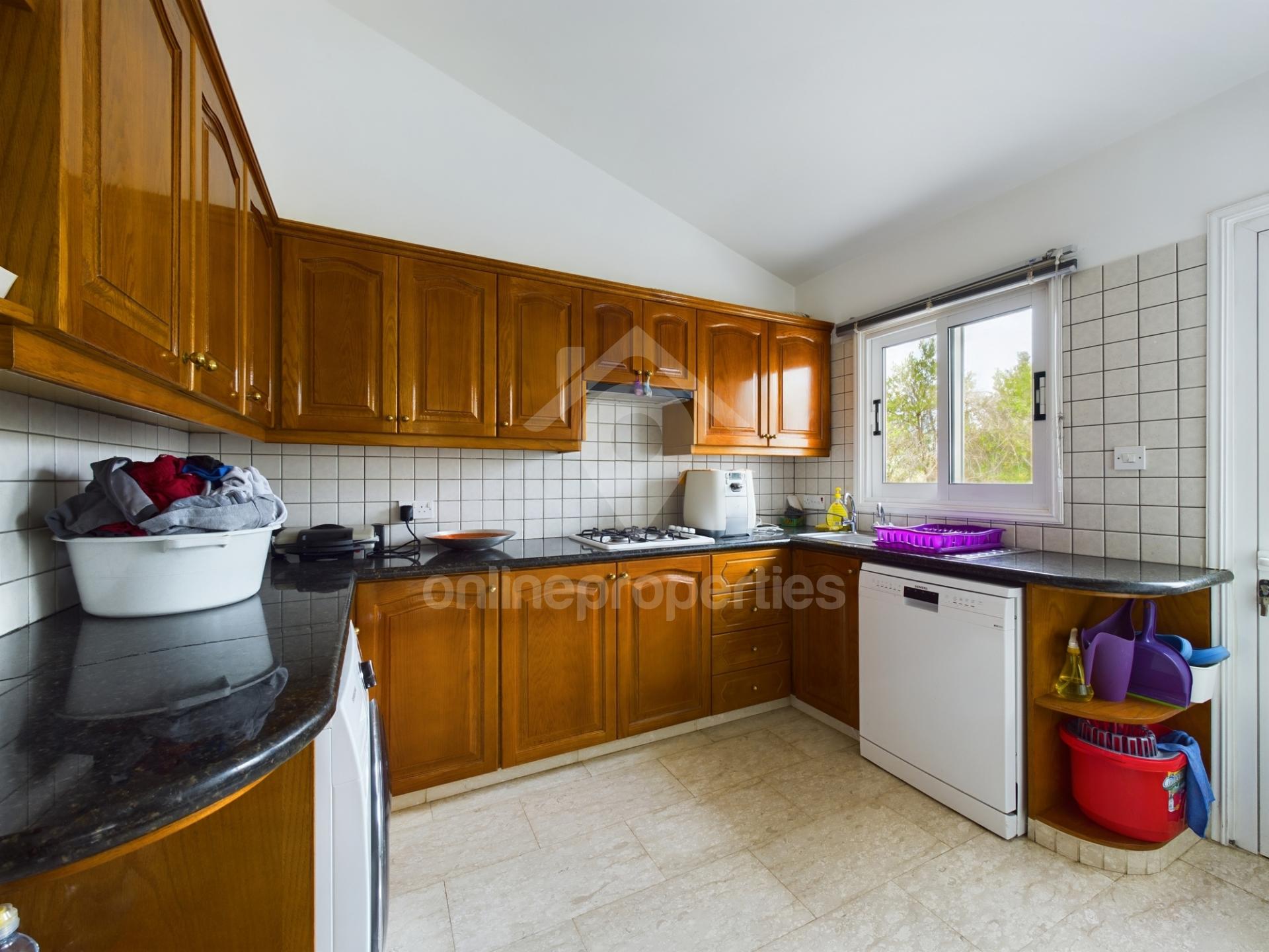 To change image, hover mouse over thumbnails below