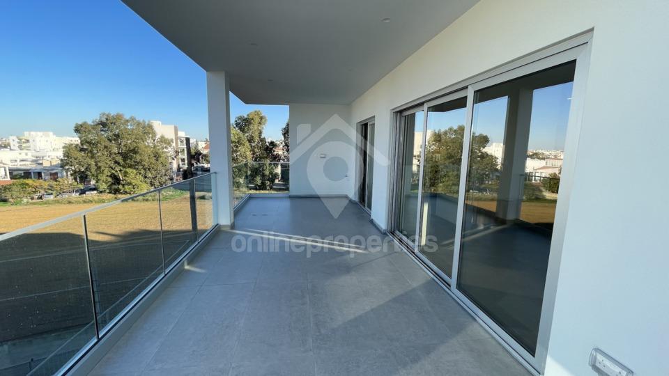 To change image, hover mouse over thumbnails below