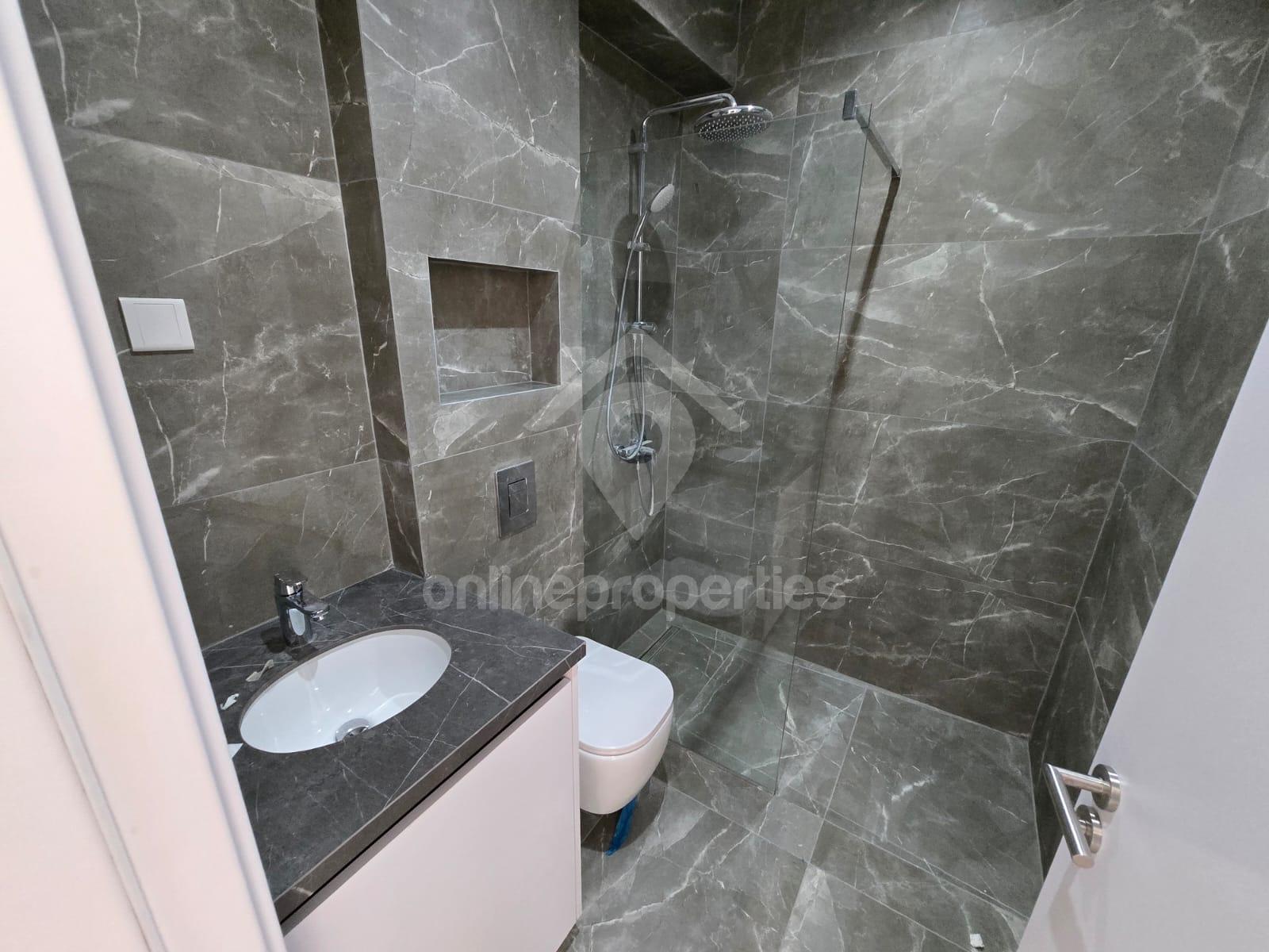 To change image, hover mouse over thumbnails below