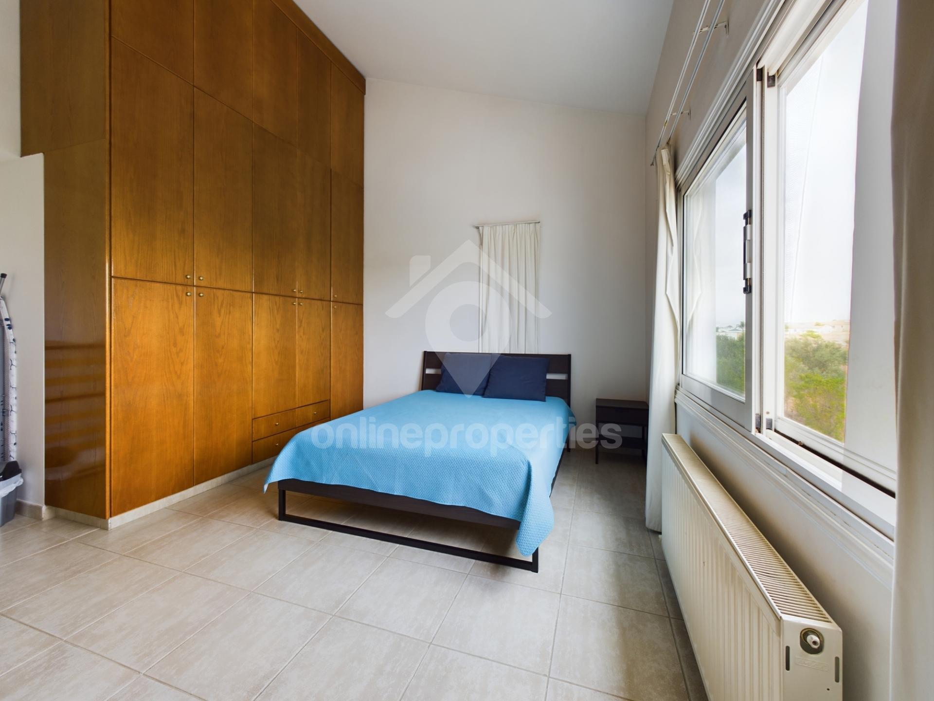 To change image, hover mouse over thumbnails below