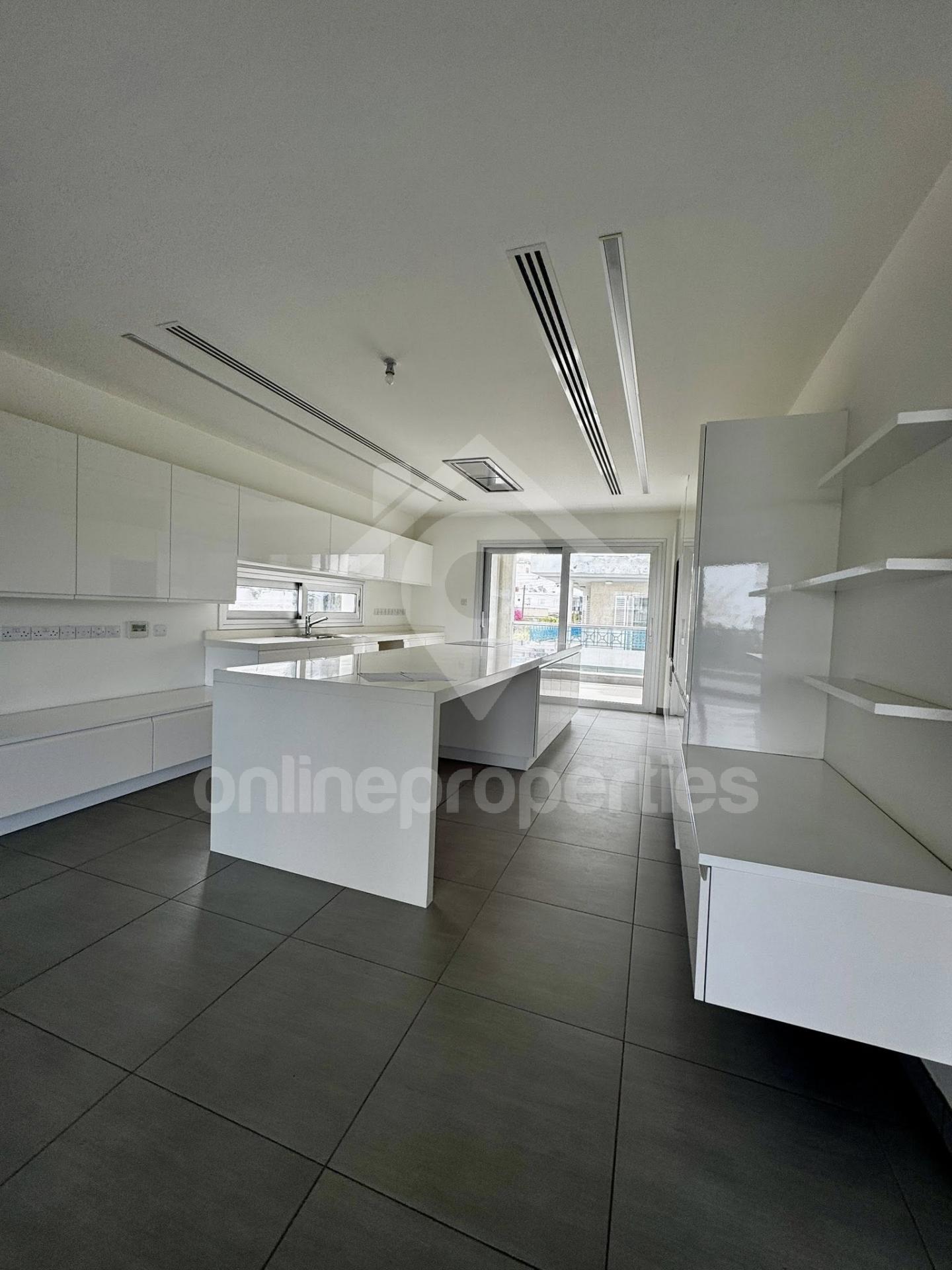 To change image, hover mouse over thumbnails below