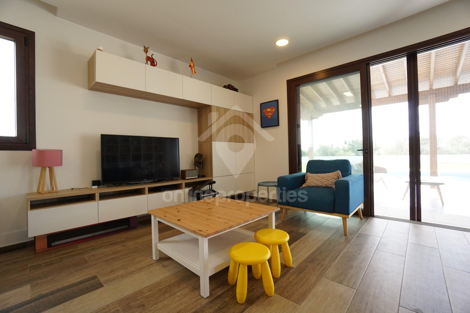 To change image, hover mouse over thumbnails below