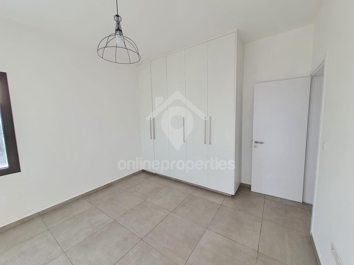 To change image, hover mouse over thumbnails below