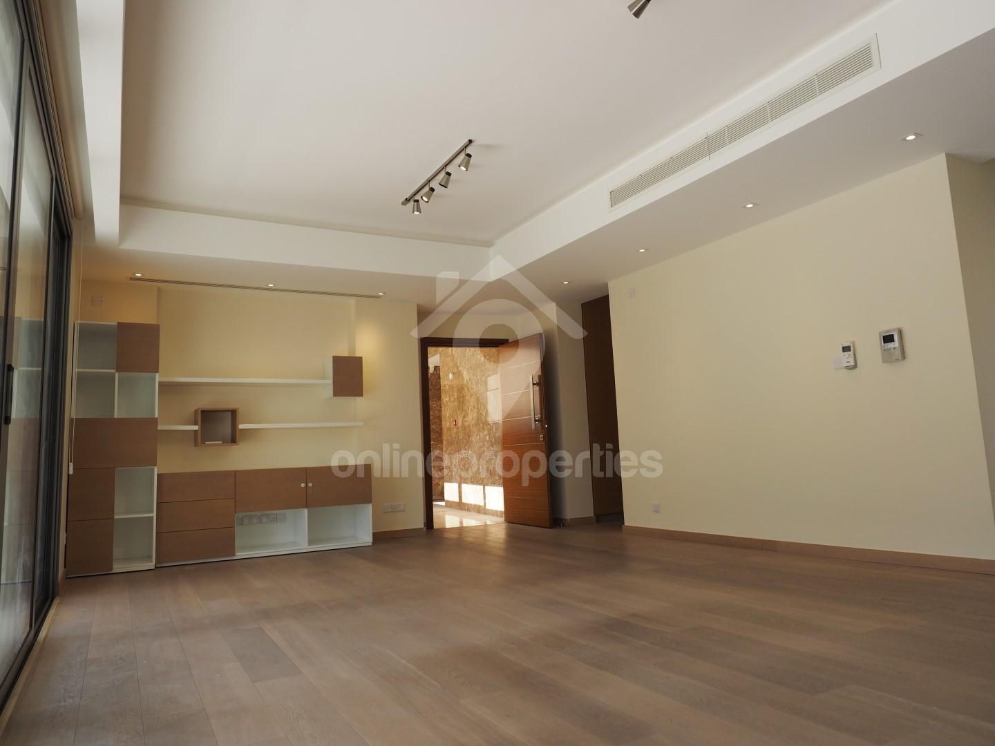 To change image, hover mouse over thumbnails below