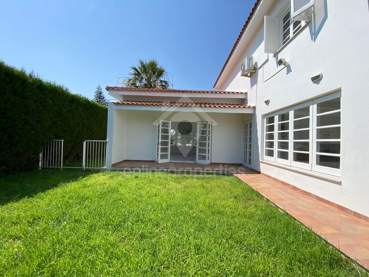 To change image, hover mouse over thumbnails below