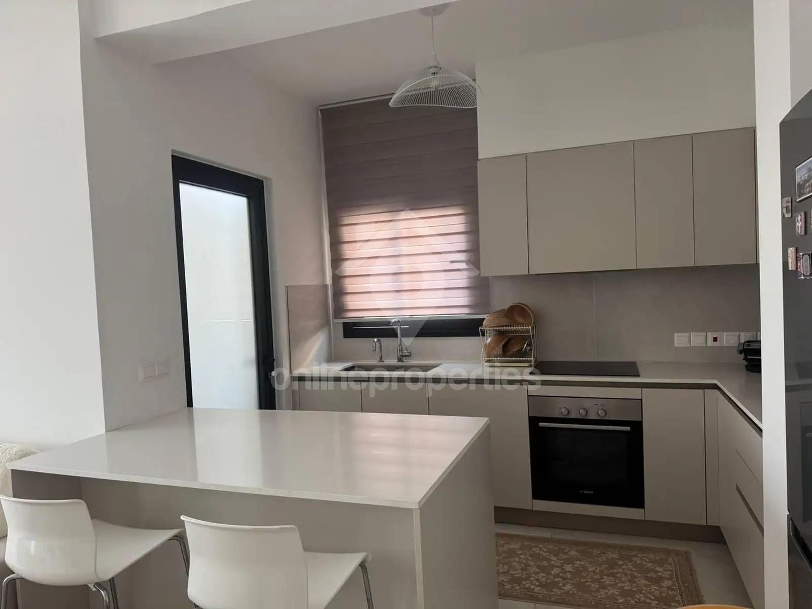 To change image, hover mouse over thumbnails below