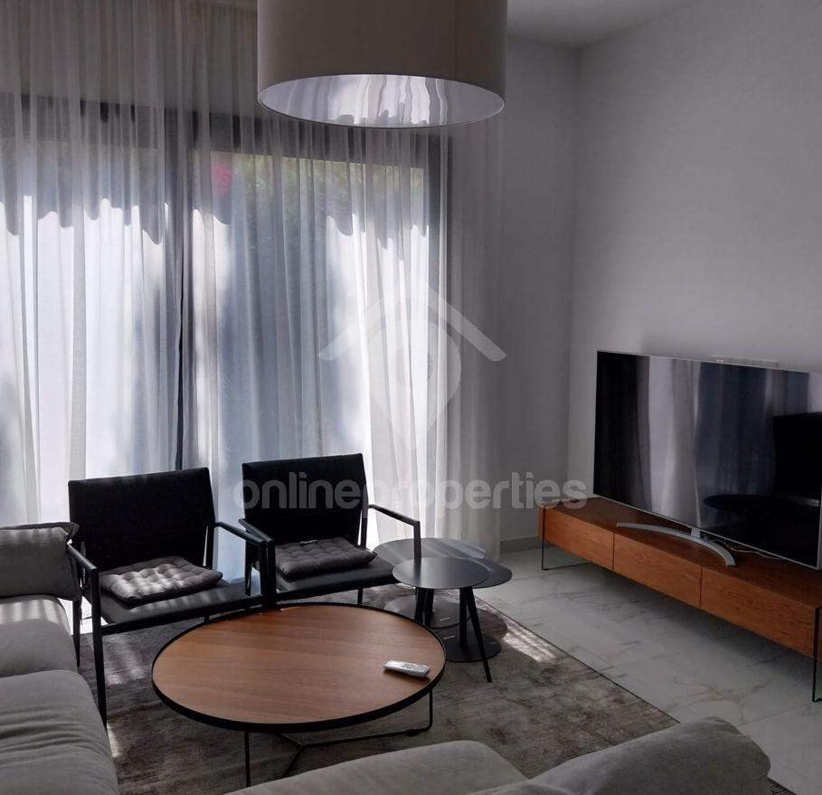 To change image, hover mouse over thumbnails below