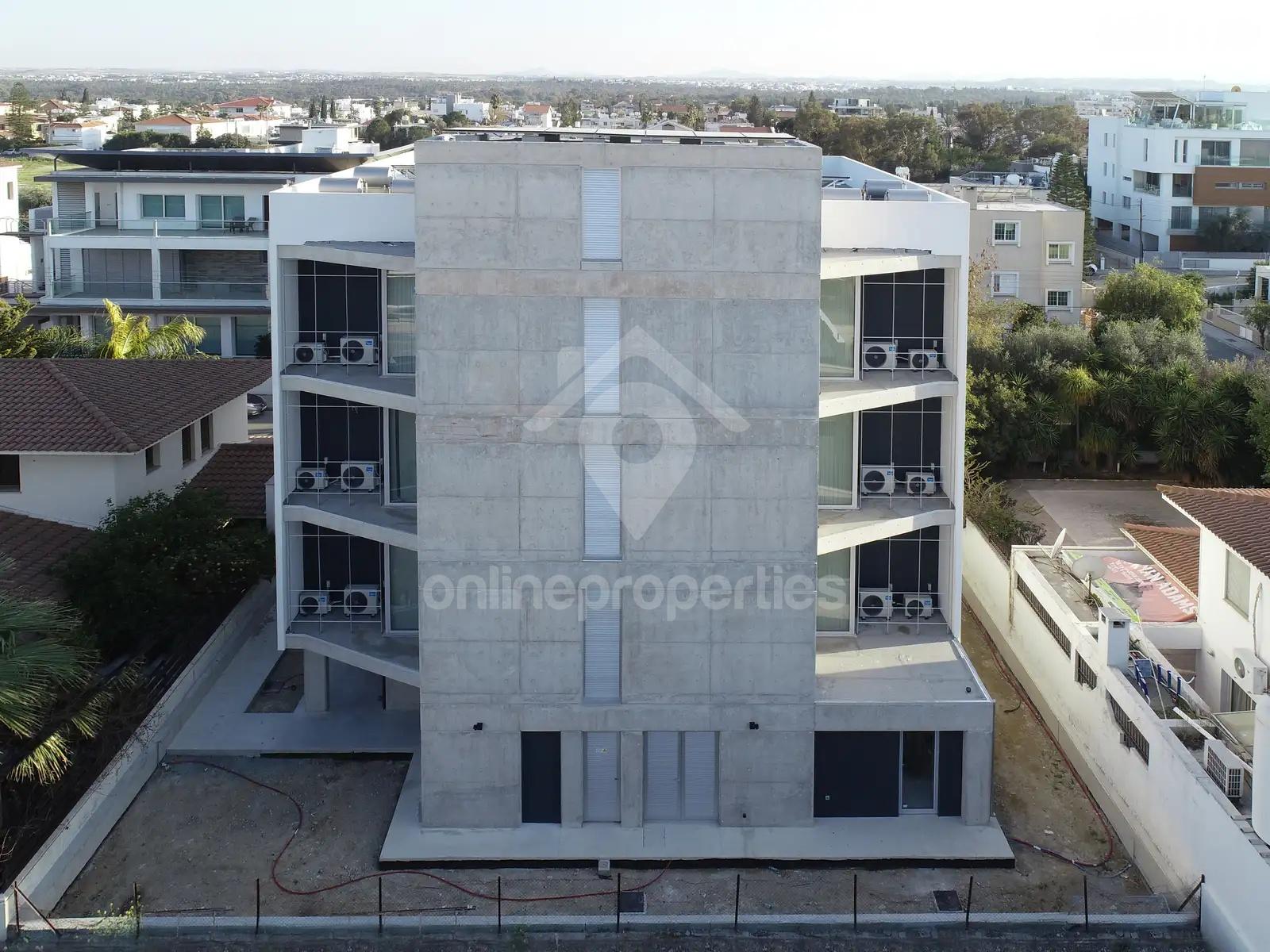 To change image, hover mouse over thumbnails below