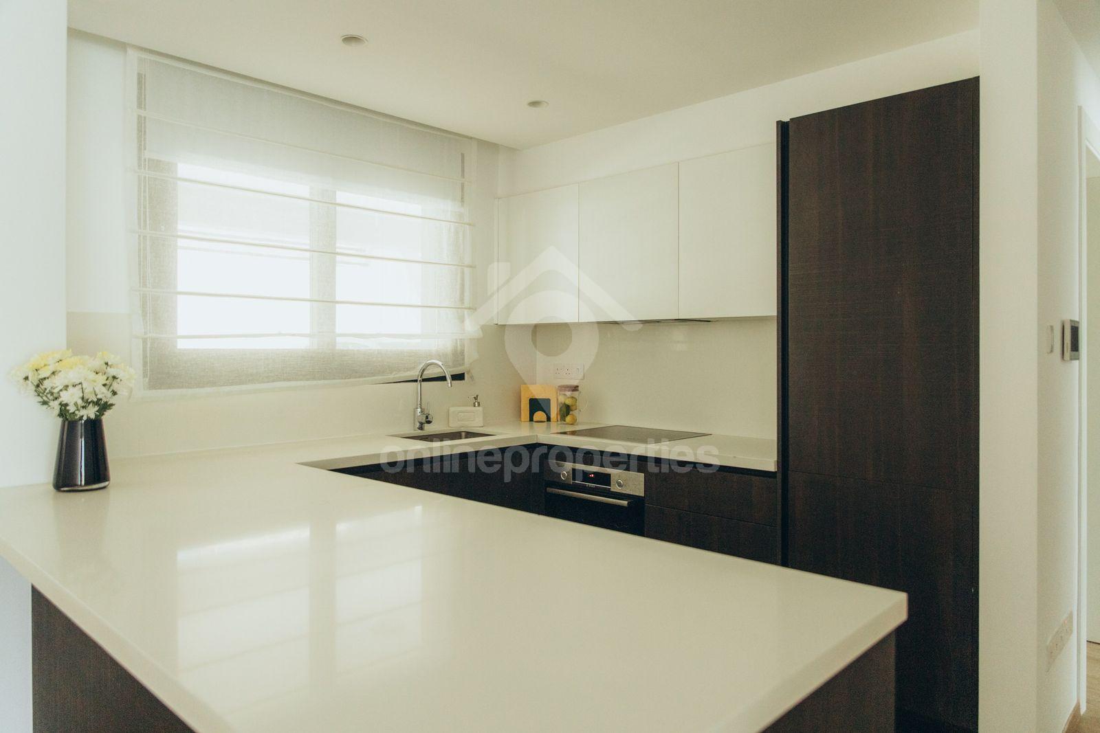 To change image, hover mouse over thumbnails below