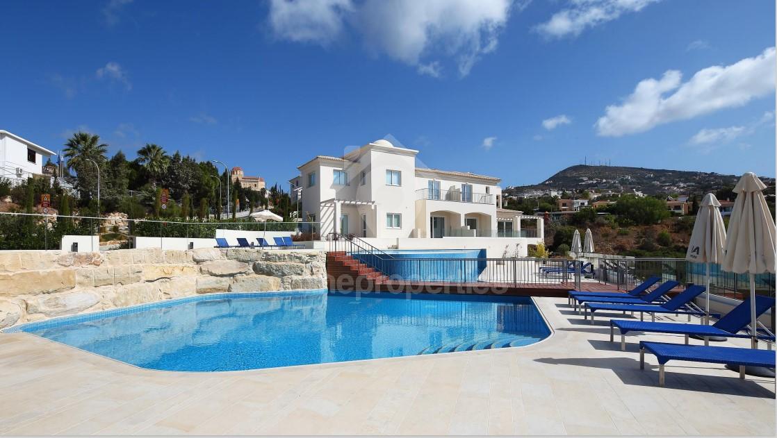 To change image, hover mouse over thumbnails below