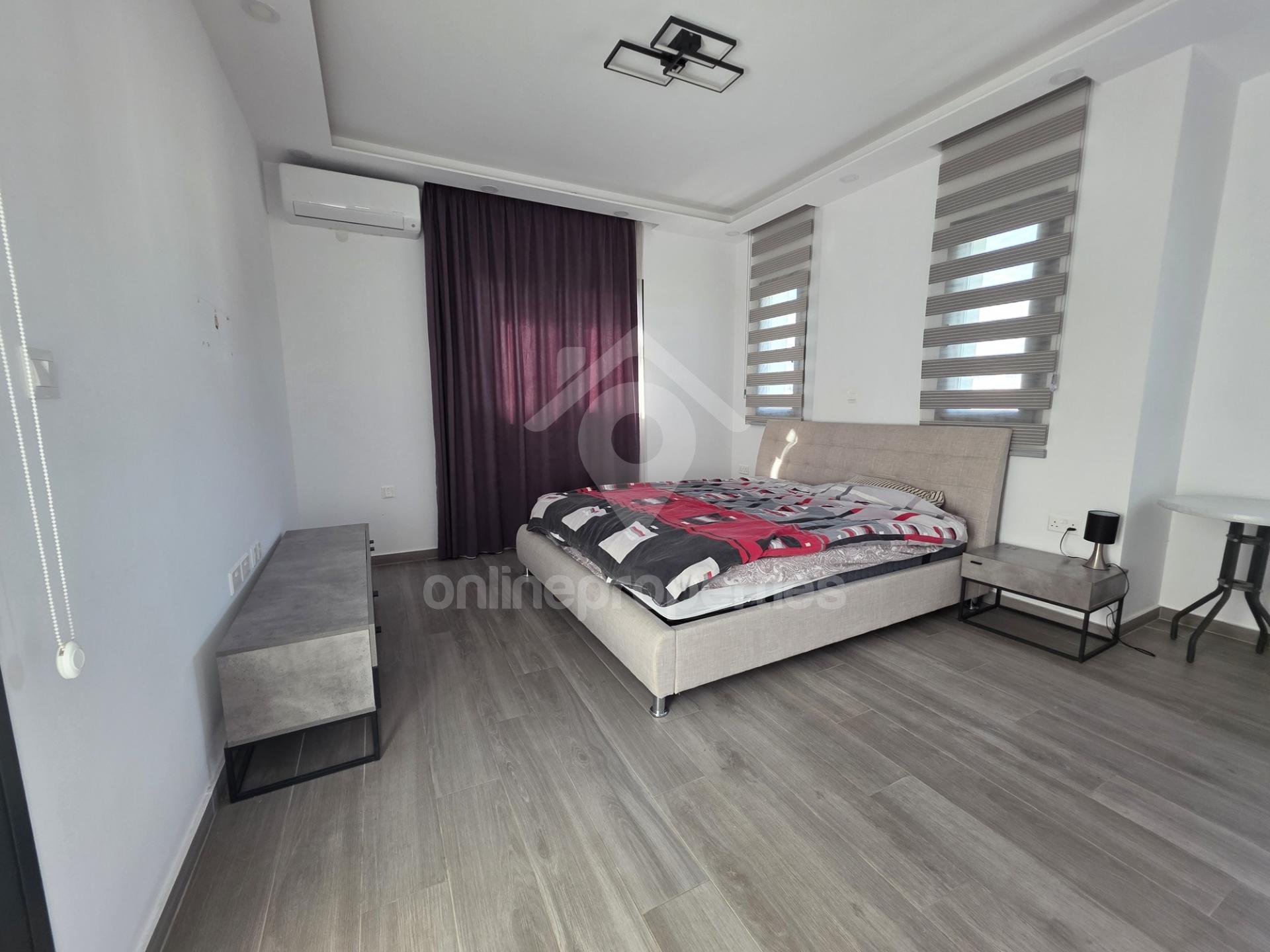 To change image, hover mouse over thumbnails below