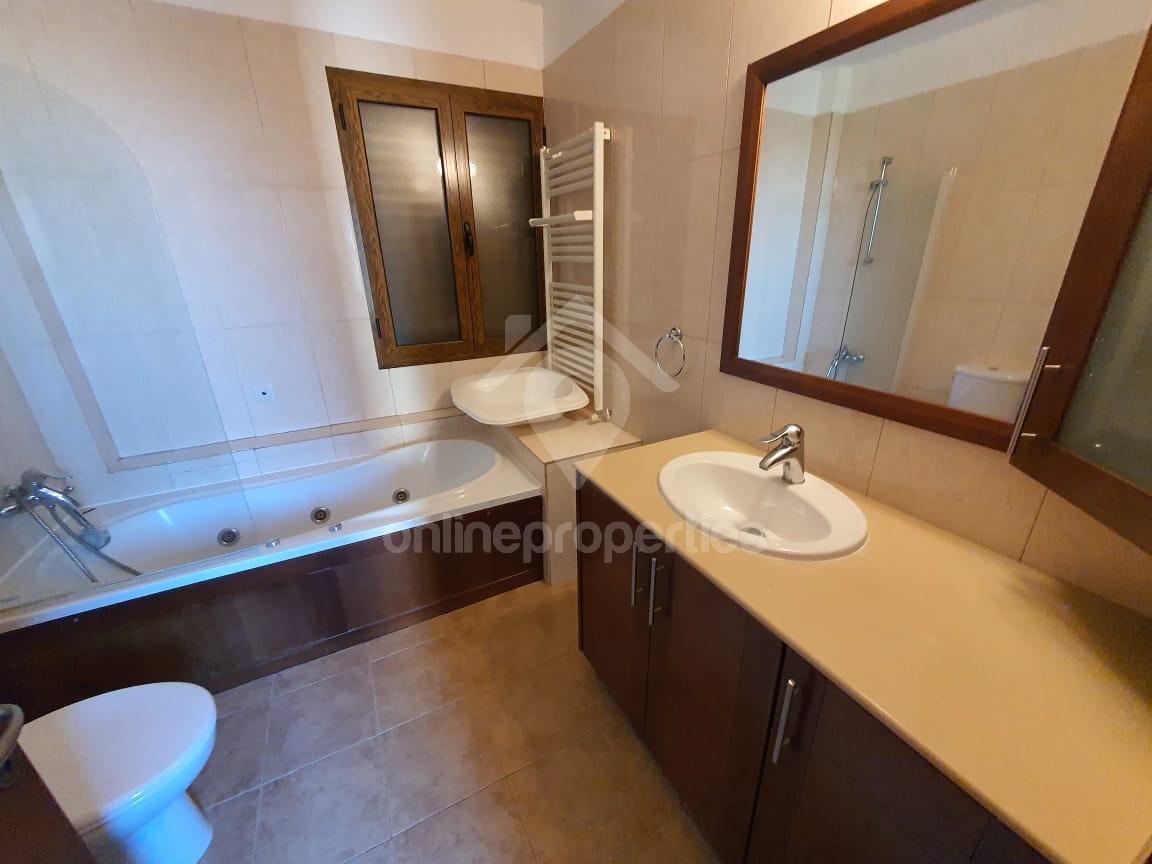 To change image, hover mouse over thumbnails below