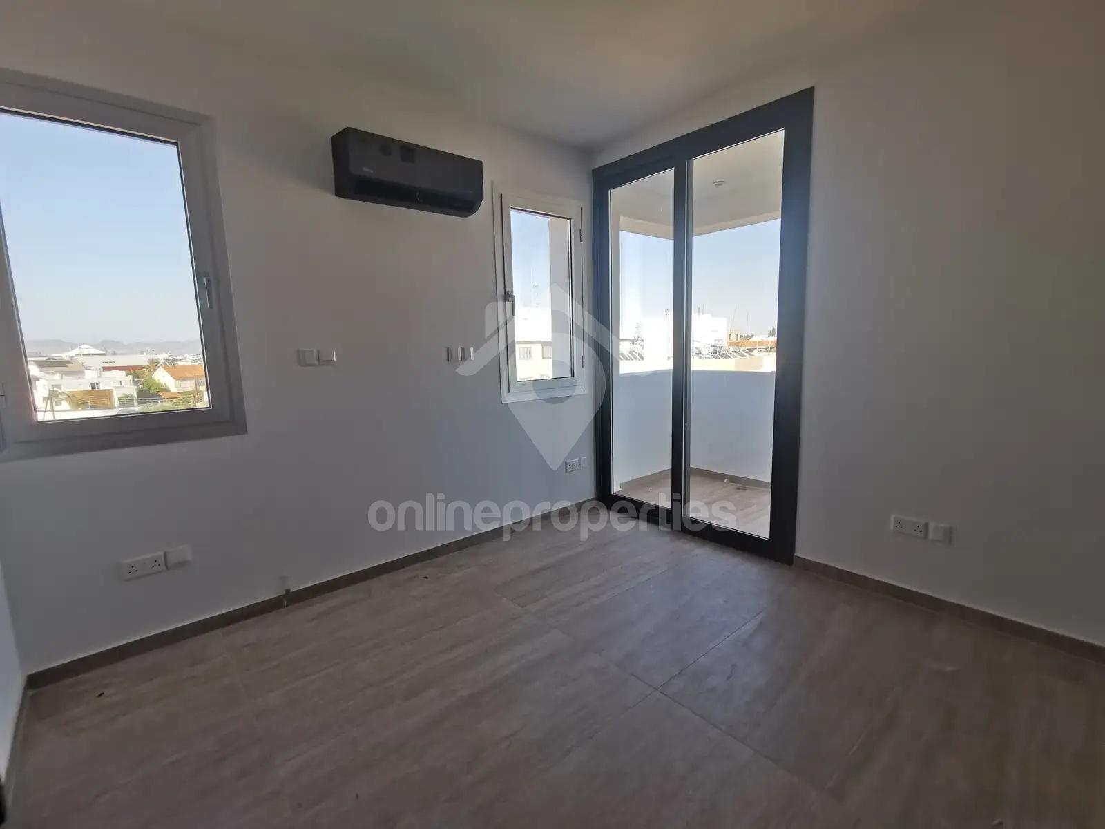 To change image, hover mouse over thumbnails below