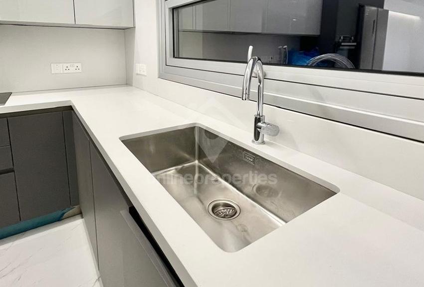 To change image, hover mouse over thumbnails below