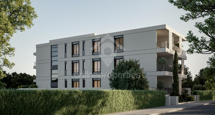 To change image, hover mouse over thumbnails below