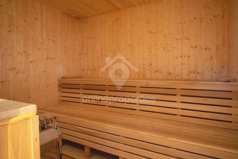 To change image, hover mouse over thumbnails below