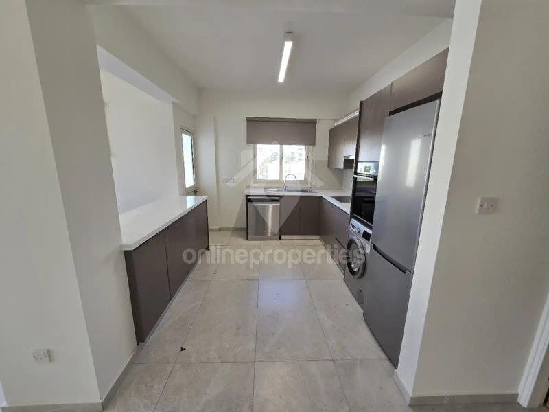 To change image, hover mouse over thumbnails below