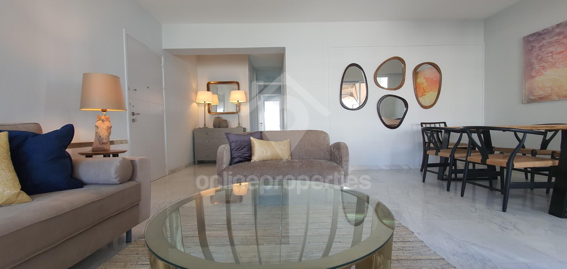 To change image, hover mouse over thumbnails below