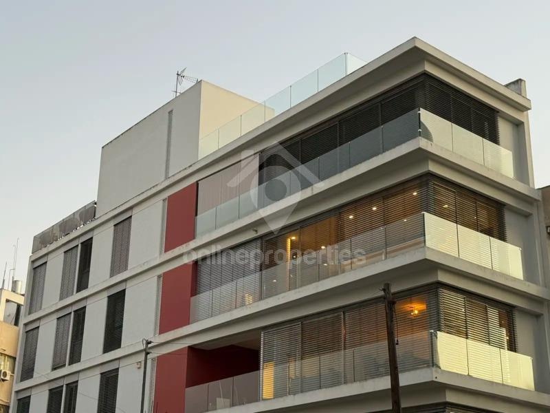 To change image, hover mouse over thumbnails below