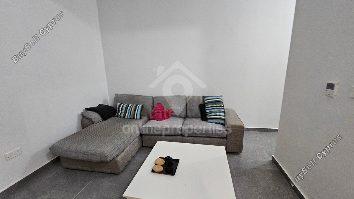 To change image, hover mouse over thumbnails below