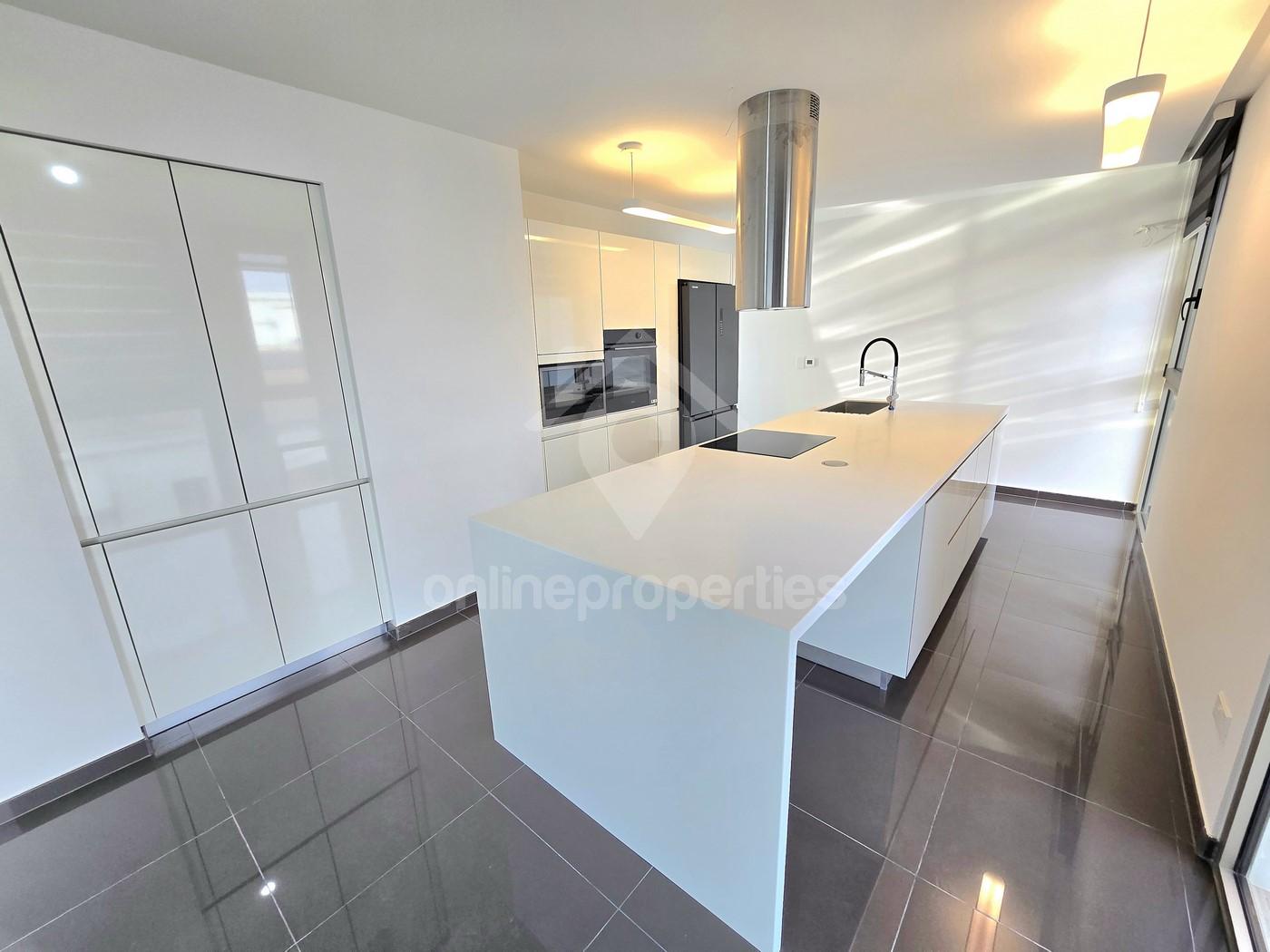 To change image, hover mouse over thumbnails below