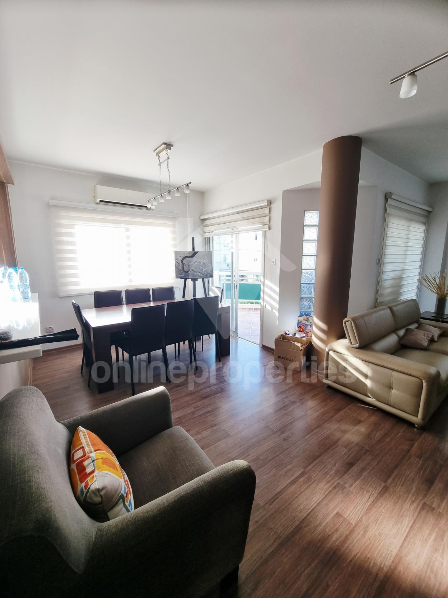 To change image, hover mouse over thumbnails below