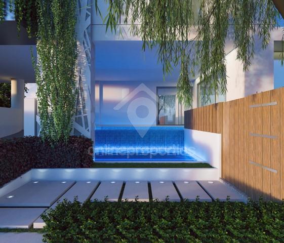 To change image, hover mouse over thumbnails below