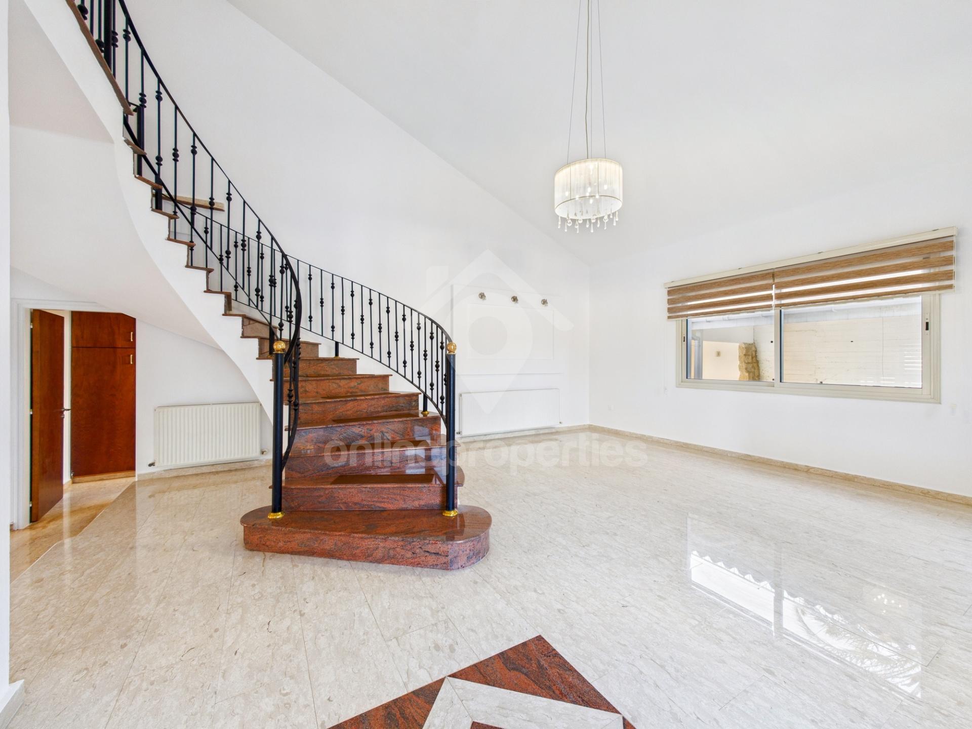 To change image, hover mouse over thumbnails below