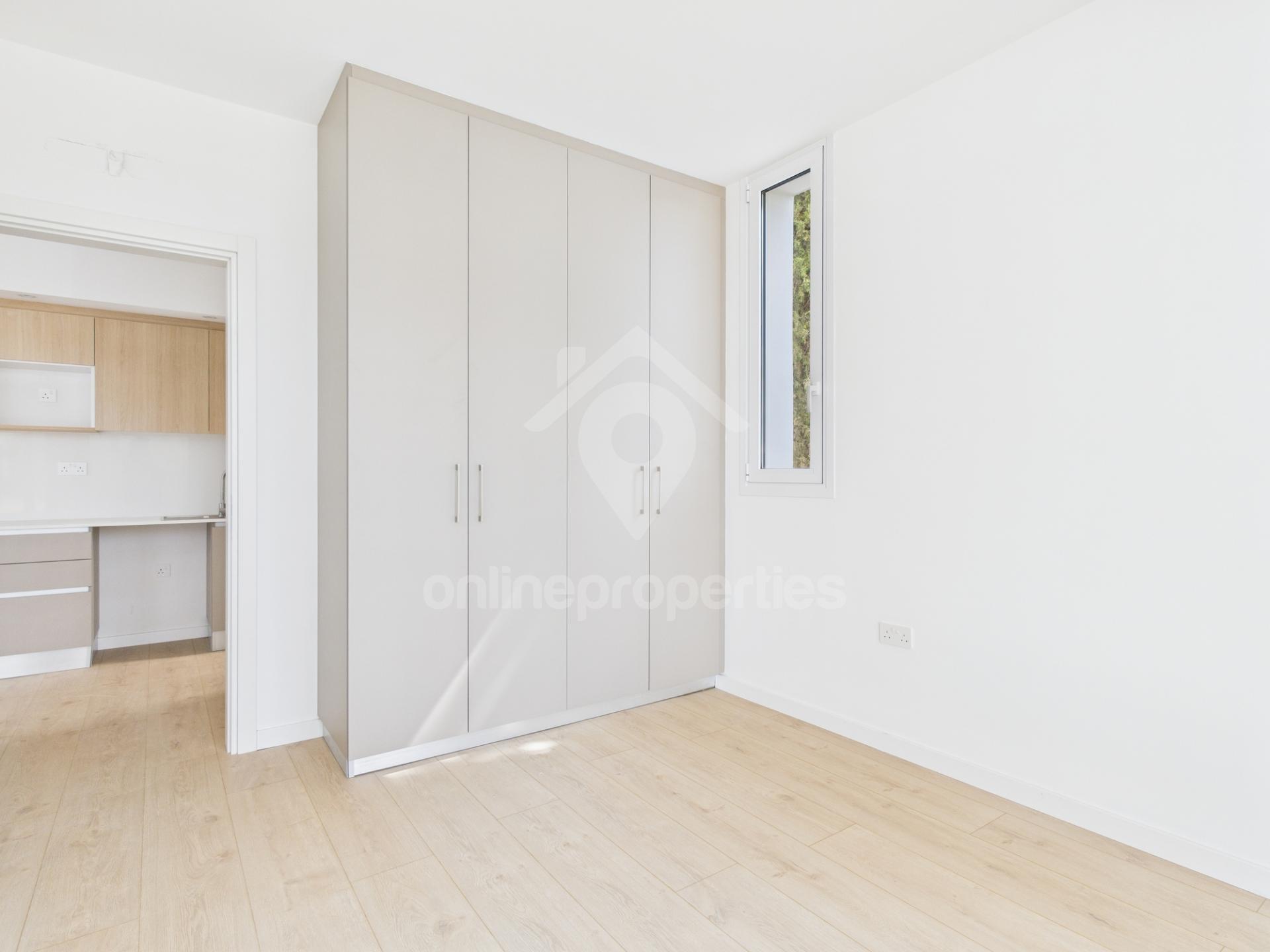 To change image, hover mouse over thumbnails below