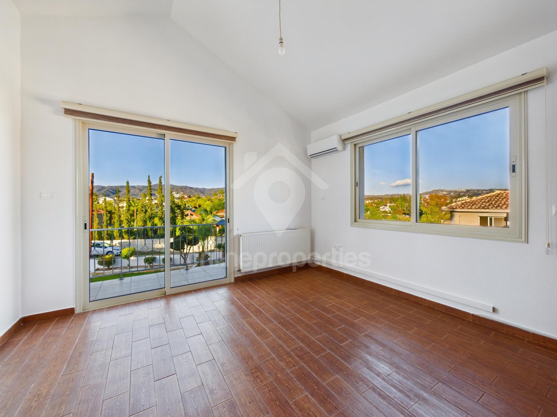 To change image, hover mouse over thumbnails below