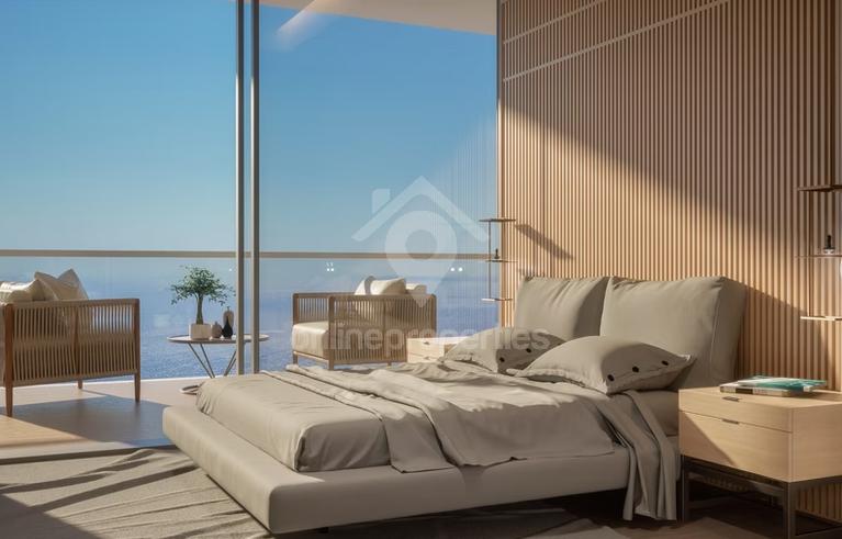 To change image, hover mouse over thumbnails below