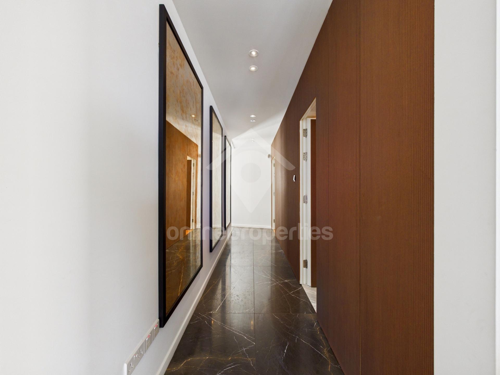 To change image, hover mouse over thumbnails below