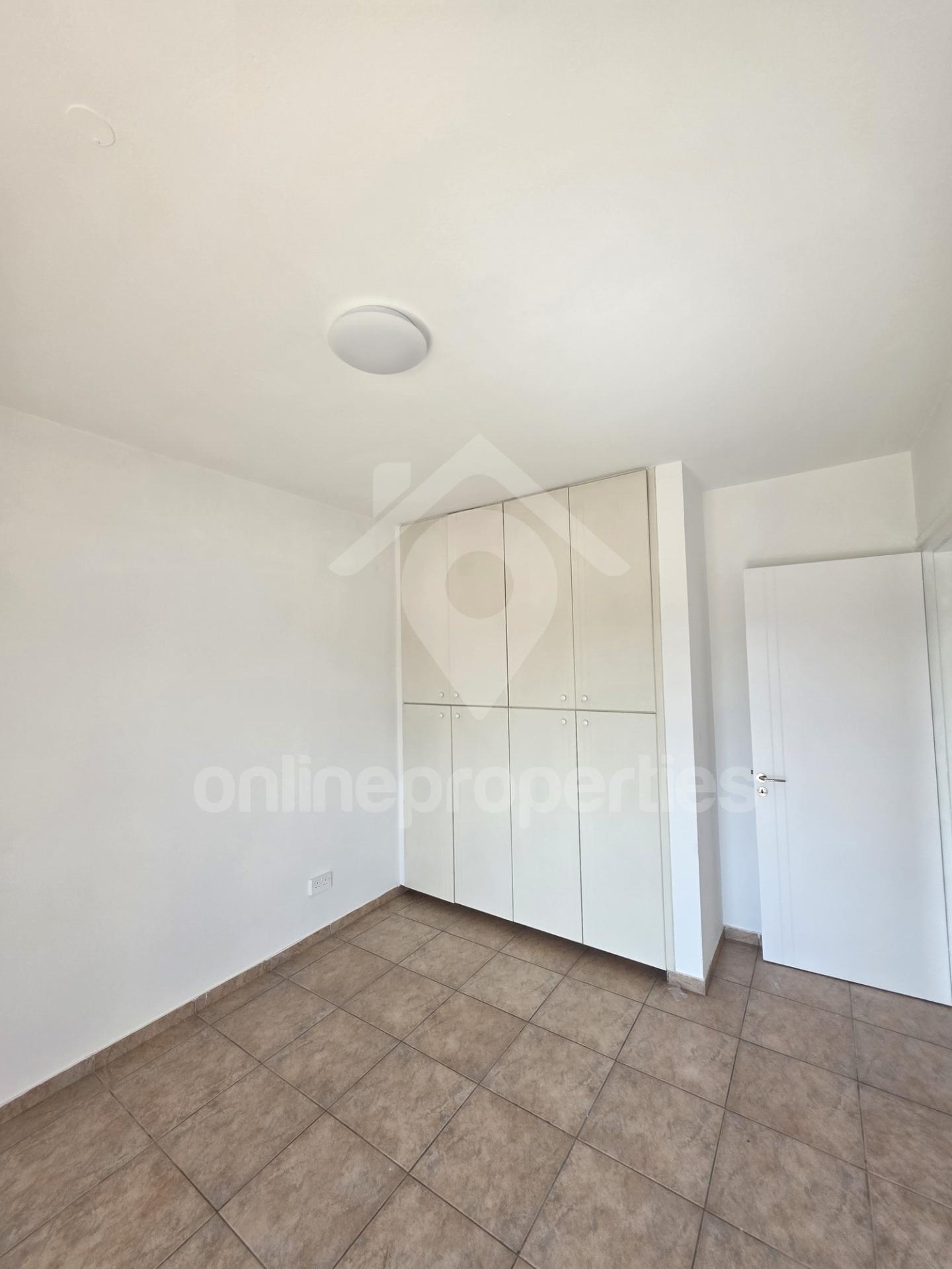 To change image, hover mouse over thumbnails below