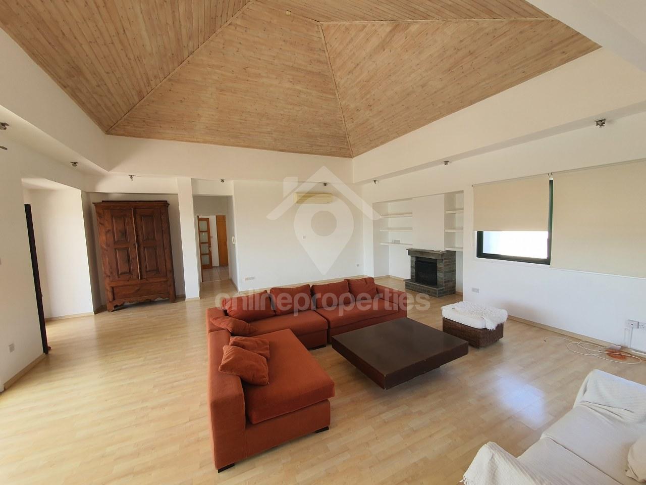 To change image, hover mouse over thumbnails below