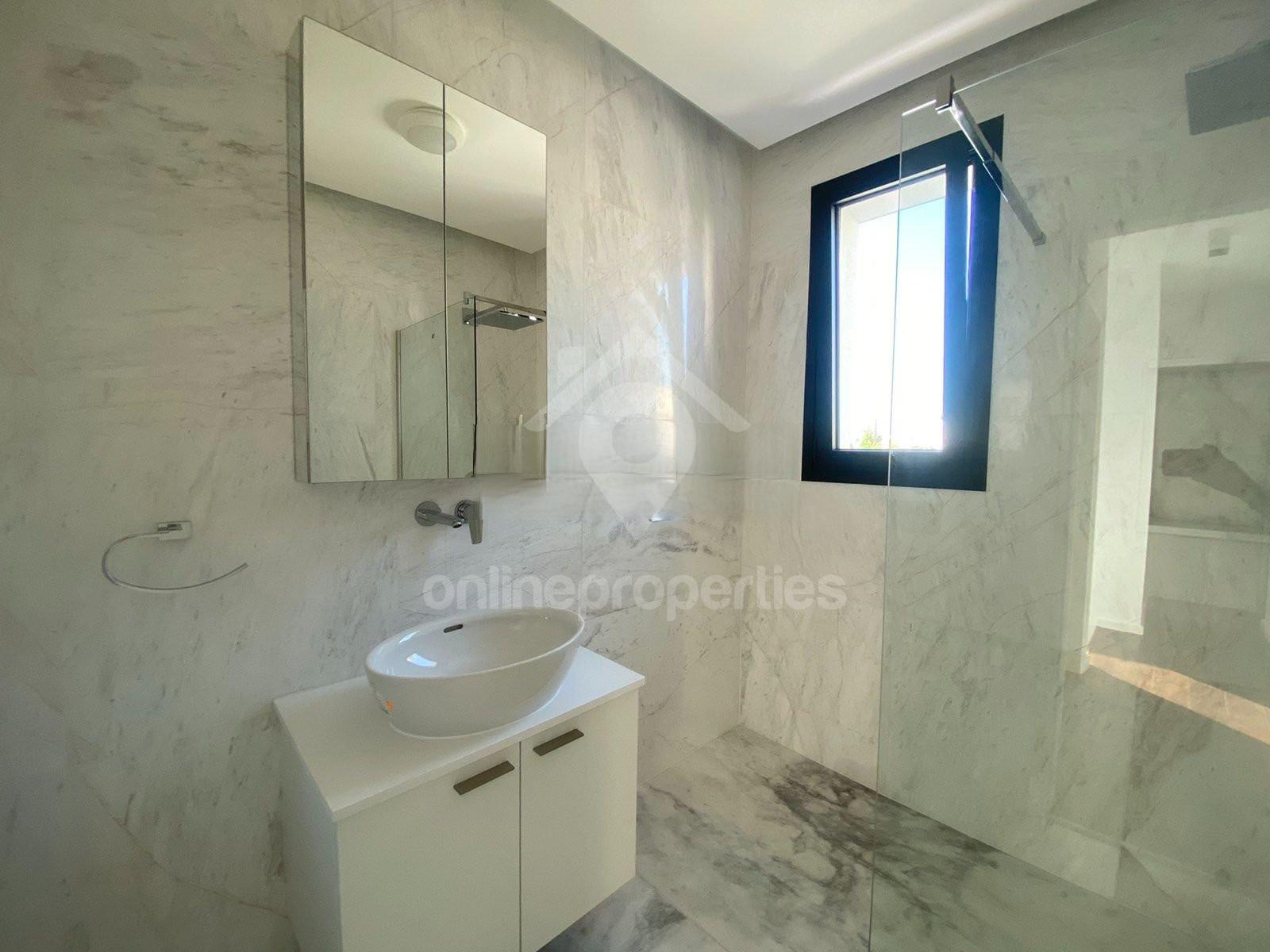 To change image, hover mouse over thumbnails below