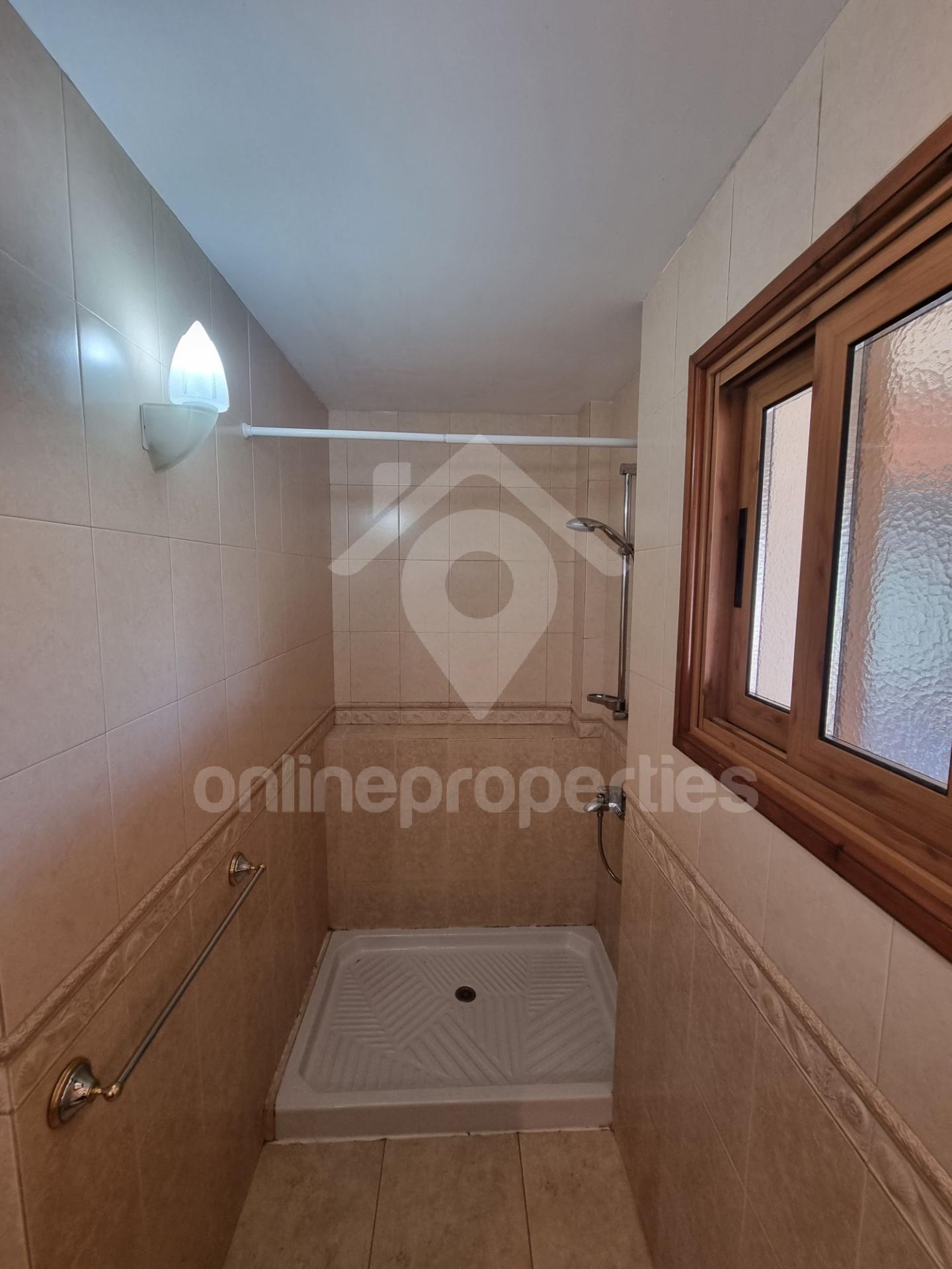 To change image, hover mouse over thumbnails below