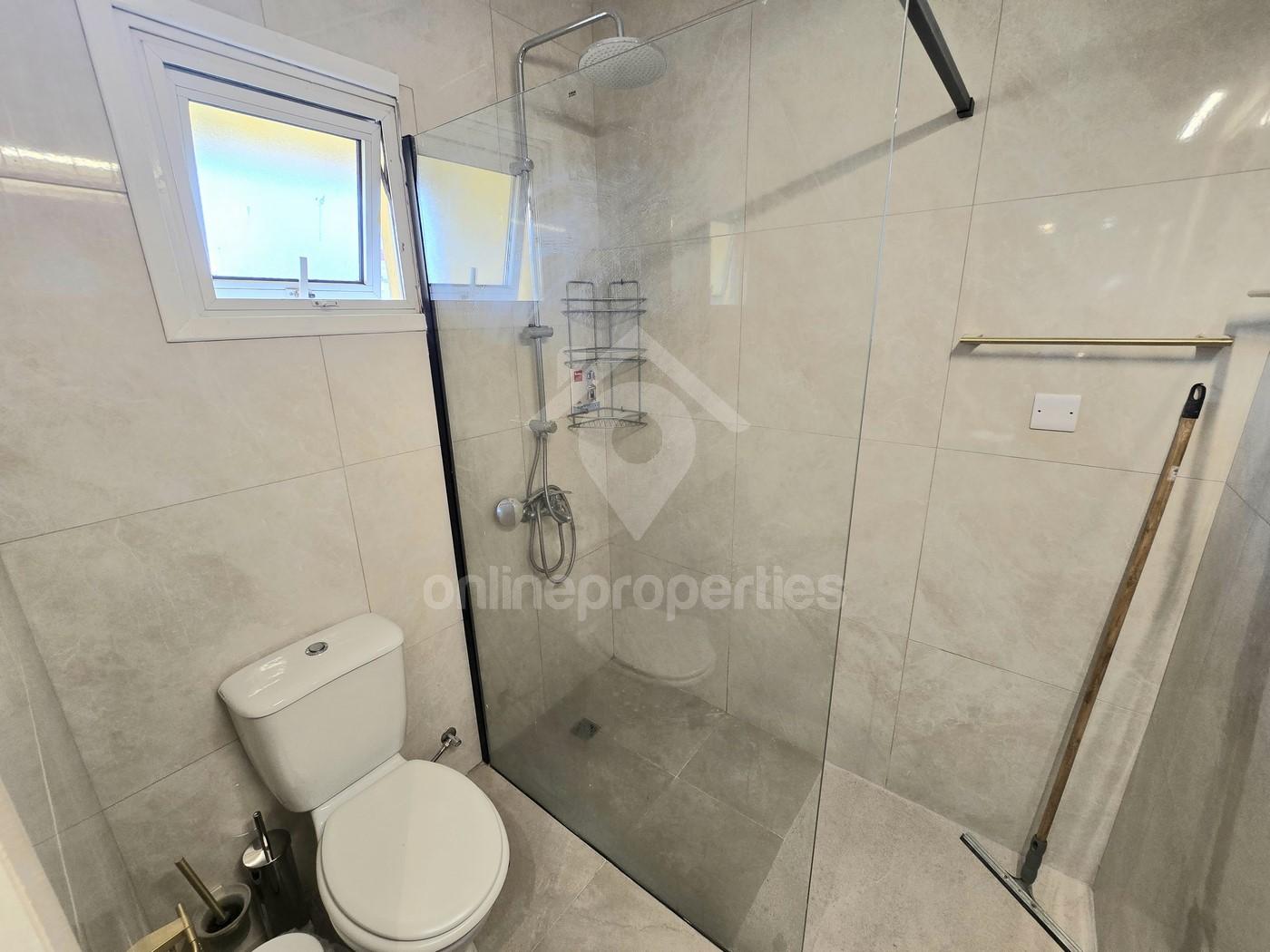 To change image, hover mouse over thumbnails below