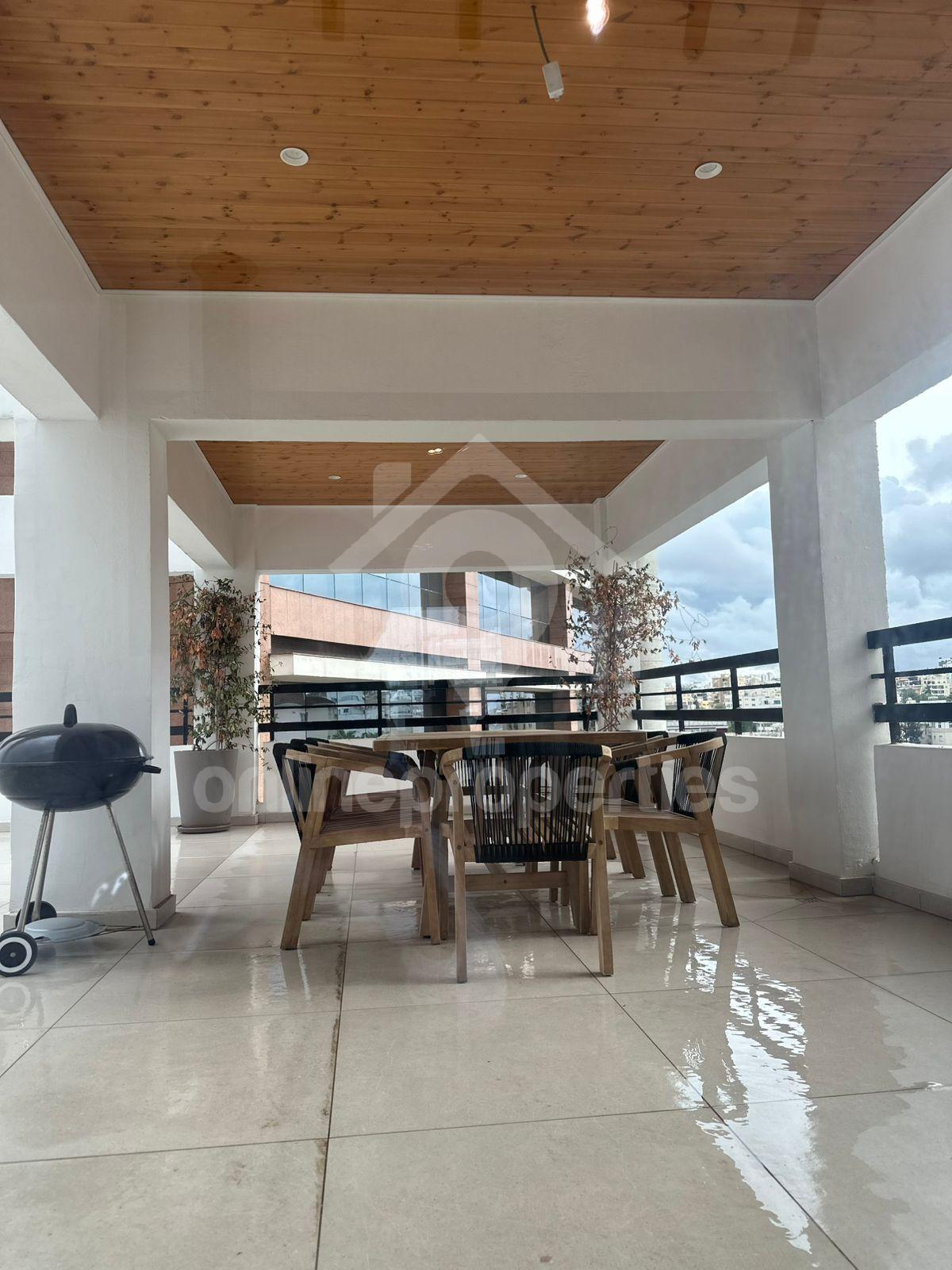 To change image, hover mouse over thumbnails below