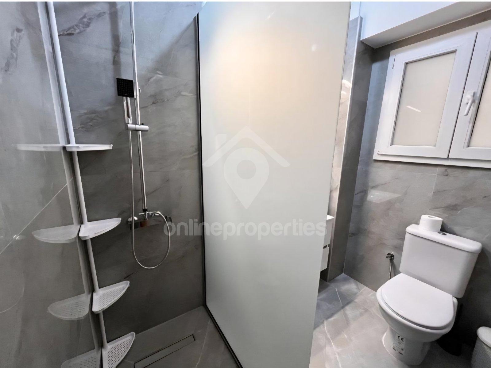 To change image, hover mouse over thumbnails below