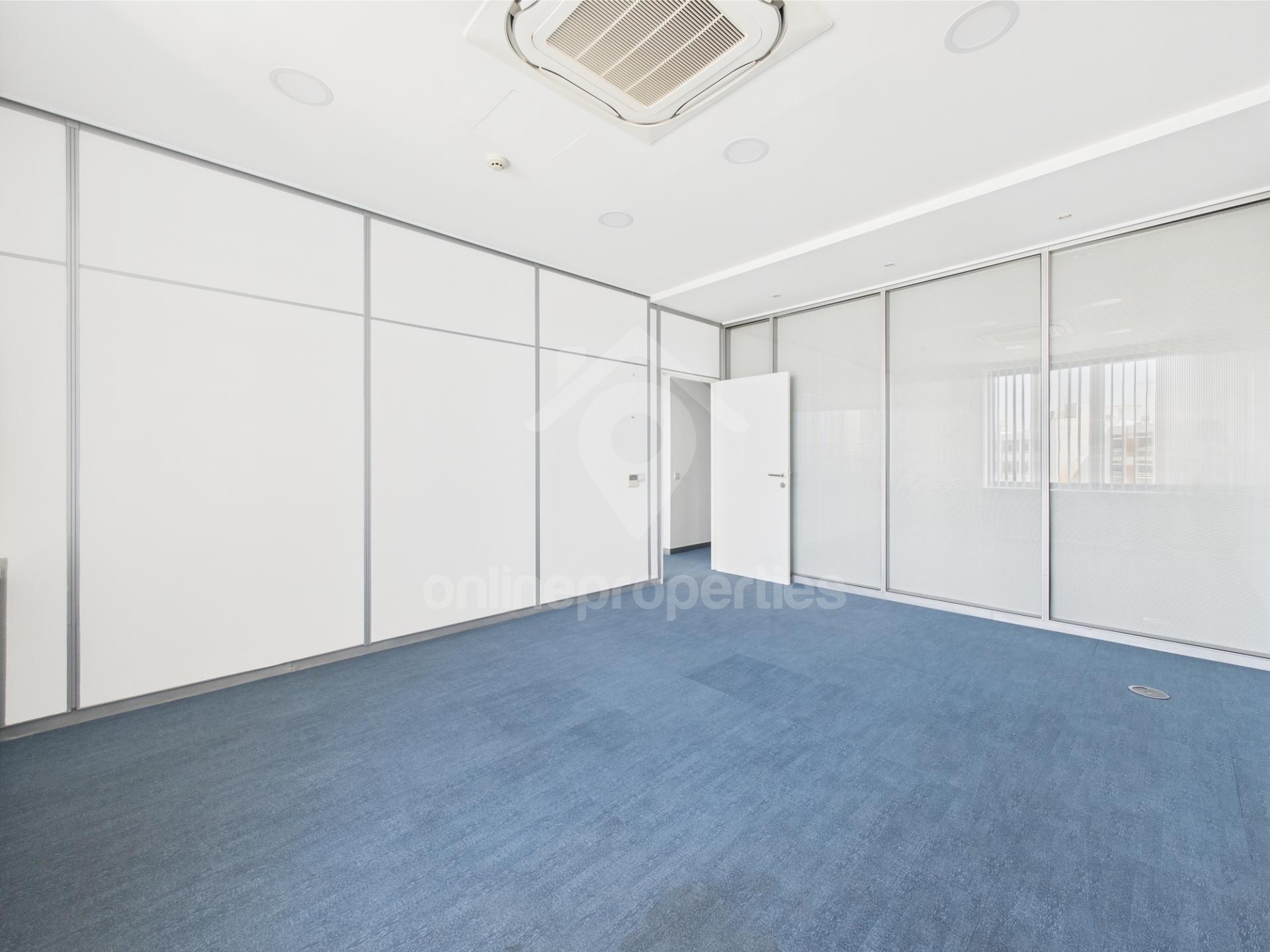 To change image, hover mouse over thumbnails below